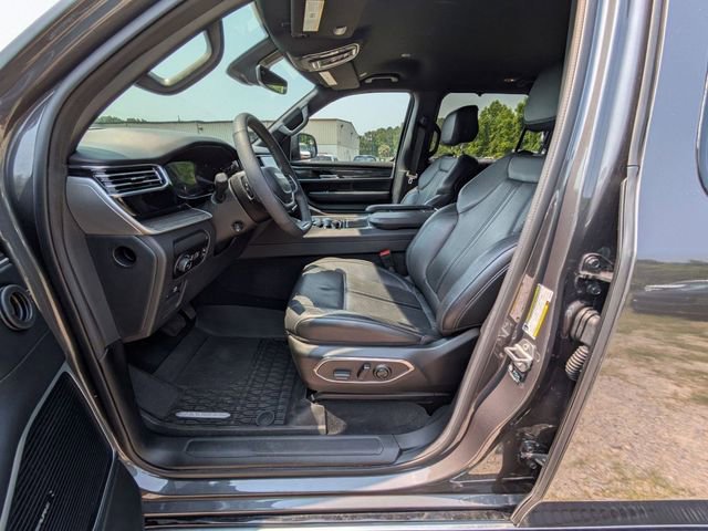 Used 2022 Jeep Wagoneer Series III w/ Convenience Group I image 17