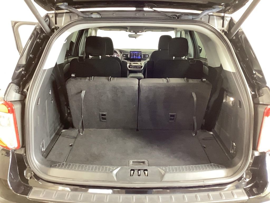 Used 2023 Ford Explorer XLT image 31