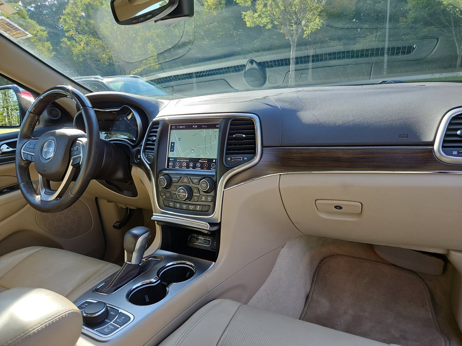 Used 2018 Jeep Grand Cherokee Overland AWD/4WD image 16