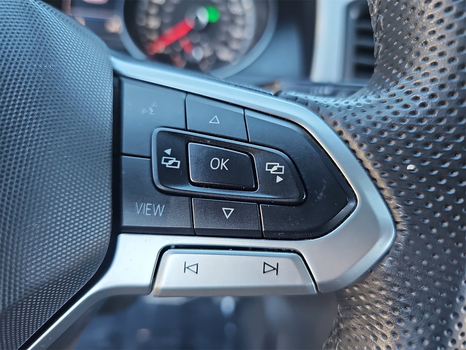 Used 2021 Volkswagen Atlas Cross Sport SE w/ Panoramic Sunroof Package image 19