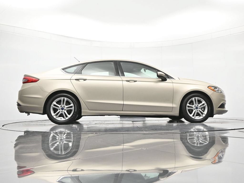 Used 2018 Ford Fusion SE w/ Fusion SE Technology Package FWD image 40