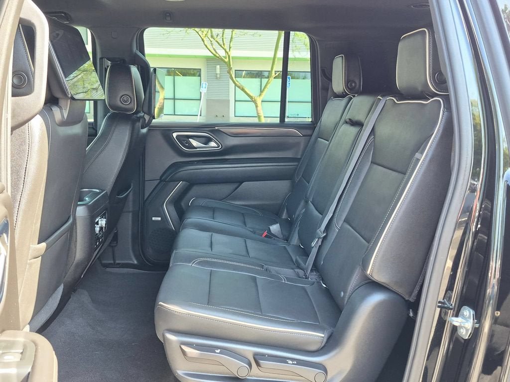 Used 2021 GMC Yukon XL SLT w/ Rear Media and Nav Package AWD/4WD image 27