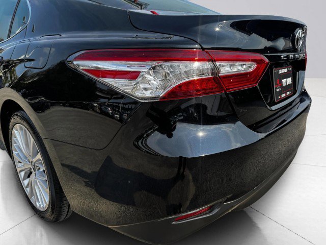 Used 2019 Toyota Camry XLE image 14