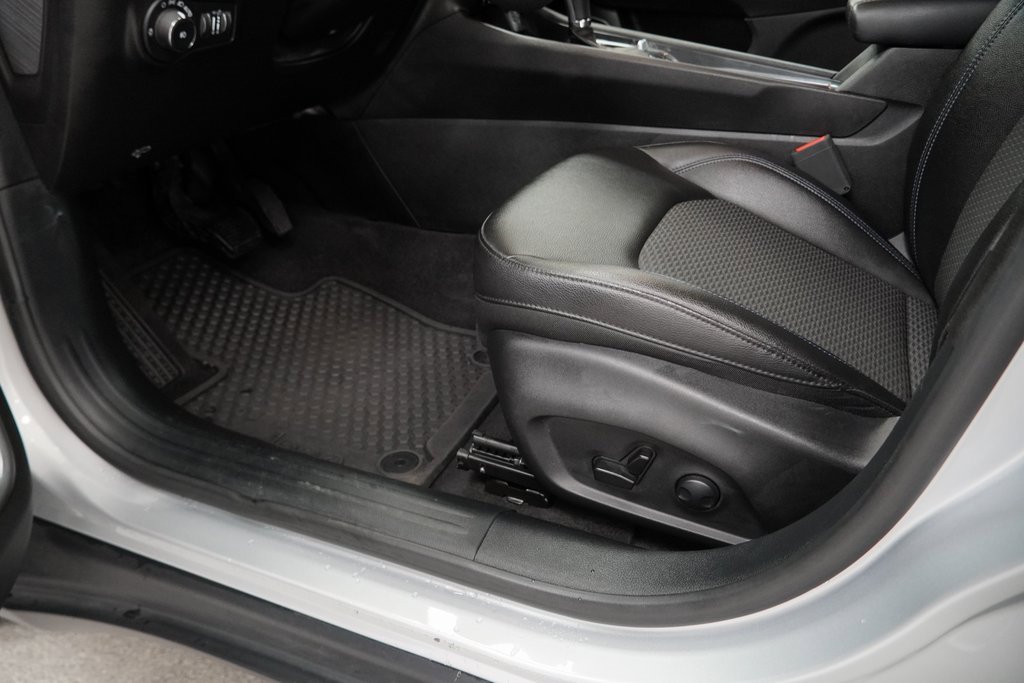 Certified 2025 Jeep Compass Latitude w/ Convenience Group image 39