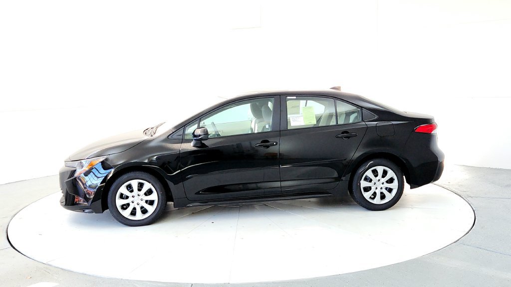New 2027 Toyota Corolla LE FWD image 3