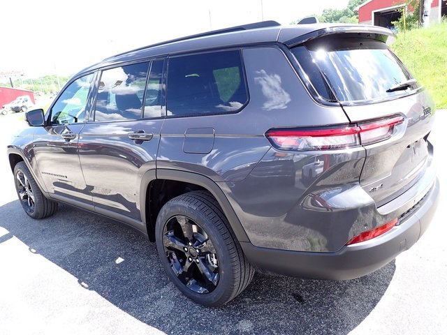 New 2025 Jeep Grand Cherokee L Limited w/ Black Appearance Package image 3
