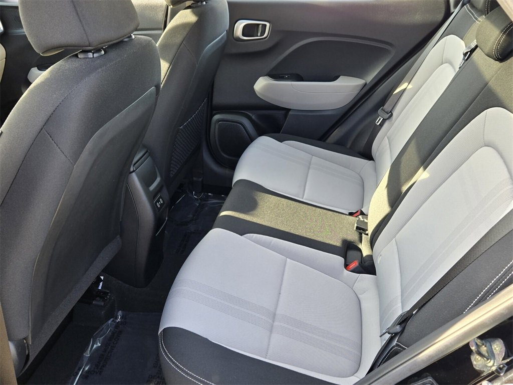 Certified 2024 Hyundai Venue SEL image 11