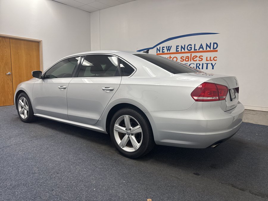 Used 2013 Volkswagen Passat 2.5 SE FWD image 2