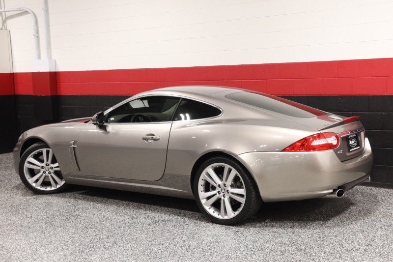 Used 2010 Jaguar XK Coupe RWD image 24