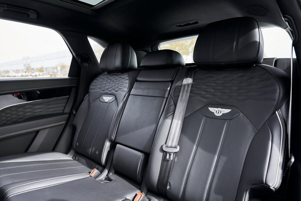 Used 2023 Bentley Bentayga Extended Wheelbase AWD/4WD image 44