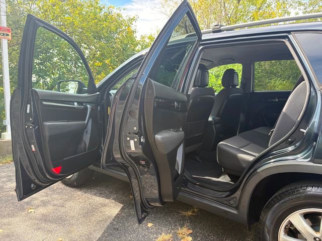 Used 2012 Kia Sorento LX w/ Convenience Pkg image 18