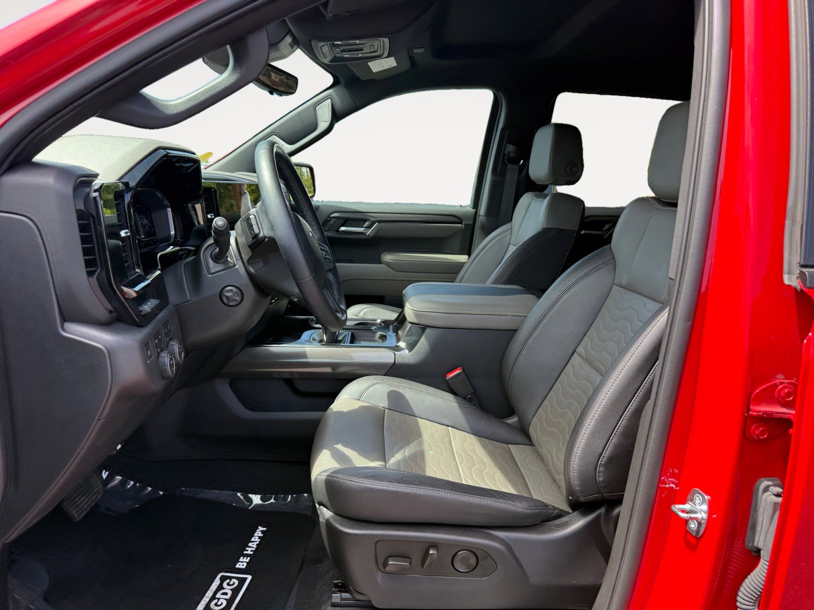 Used 2023 Chevrolet Silverado 1500 ZR2 w/ Technology Package AWD/4WD image 10
