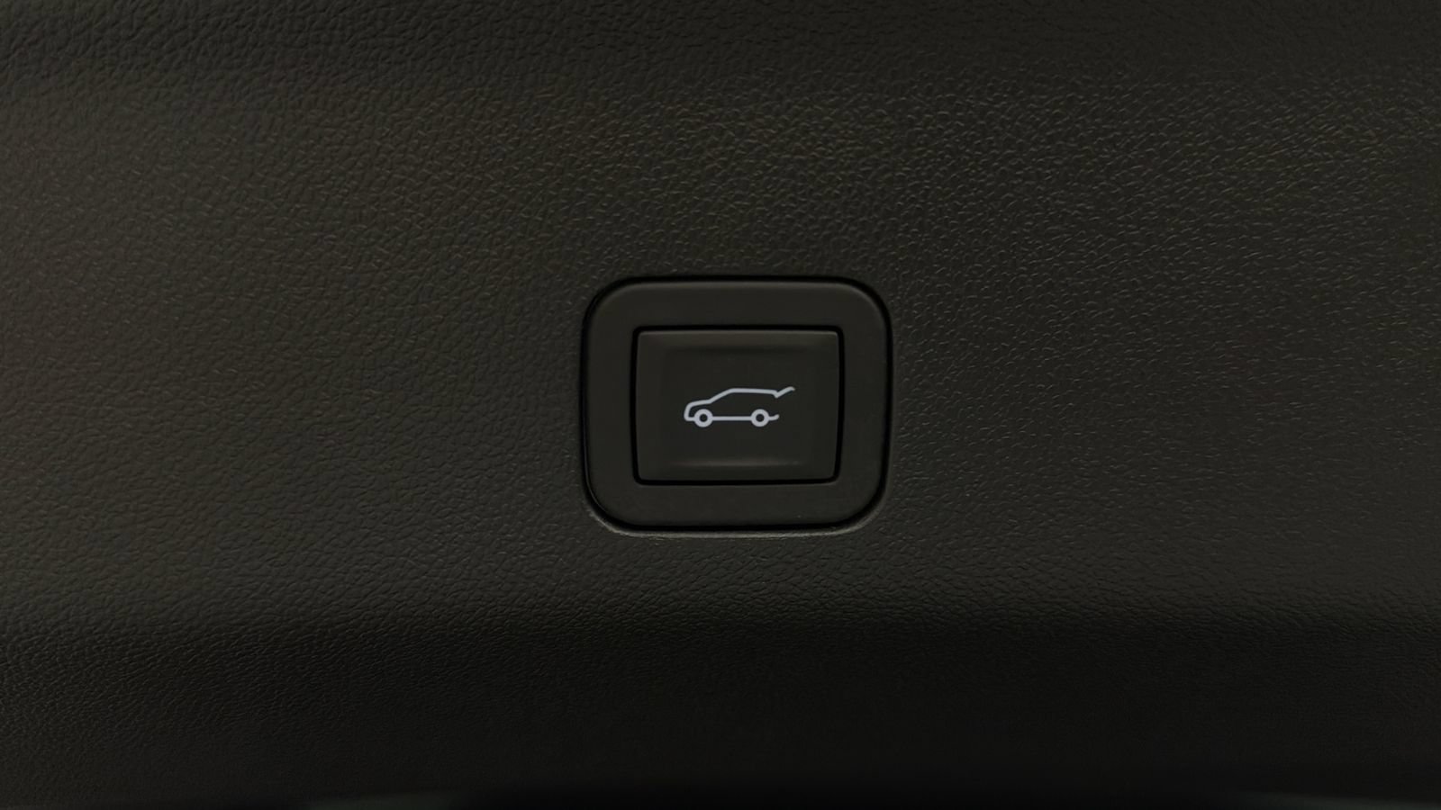 Used 2026 GMC Yukon Denali w/ Sun & Power Step Package AWD/4WD image 14
