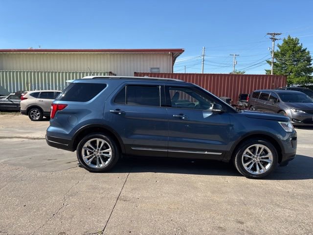 Used 2018 Ford Explorer XLT w/ Equipment Group 202A AWD/4WD image 8