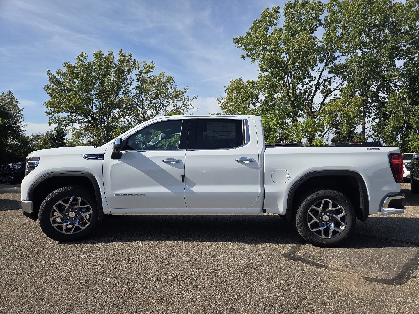 New 2026 GMC Sierra 1500 SLT AWD/4WD image 15