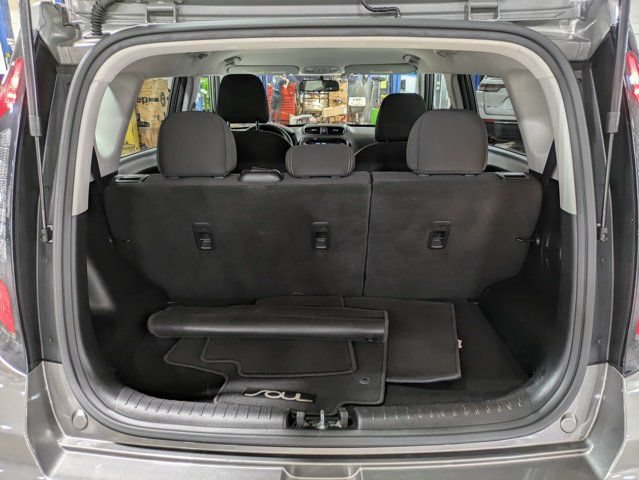 Used 2018 Kia Soul w/ Option Group 020 FWD image 12