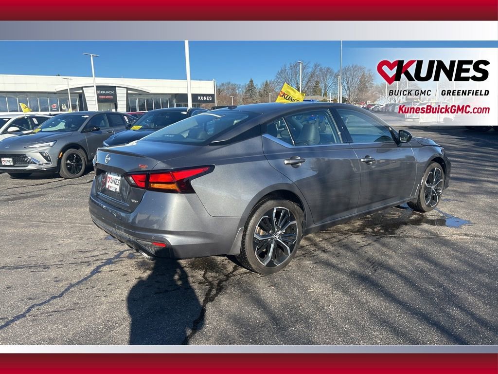 Used 2024 Nissan Altima 2.5 SR AWD/4WD image 4