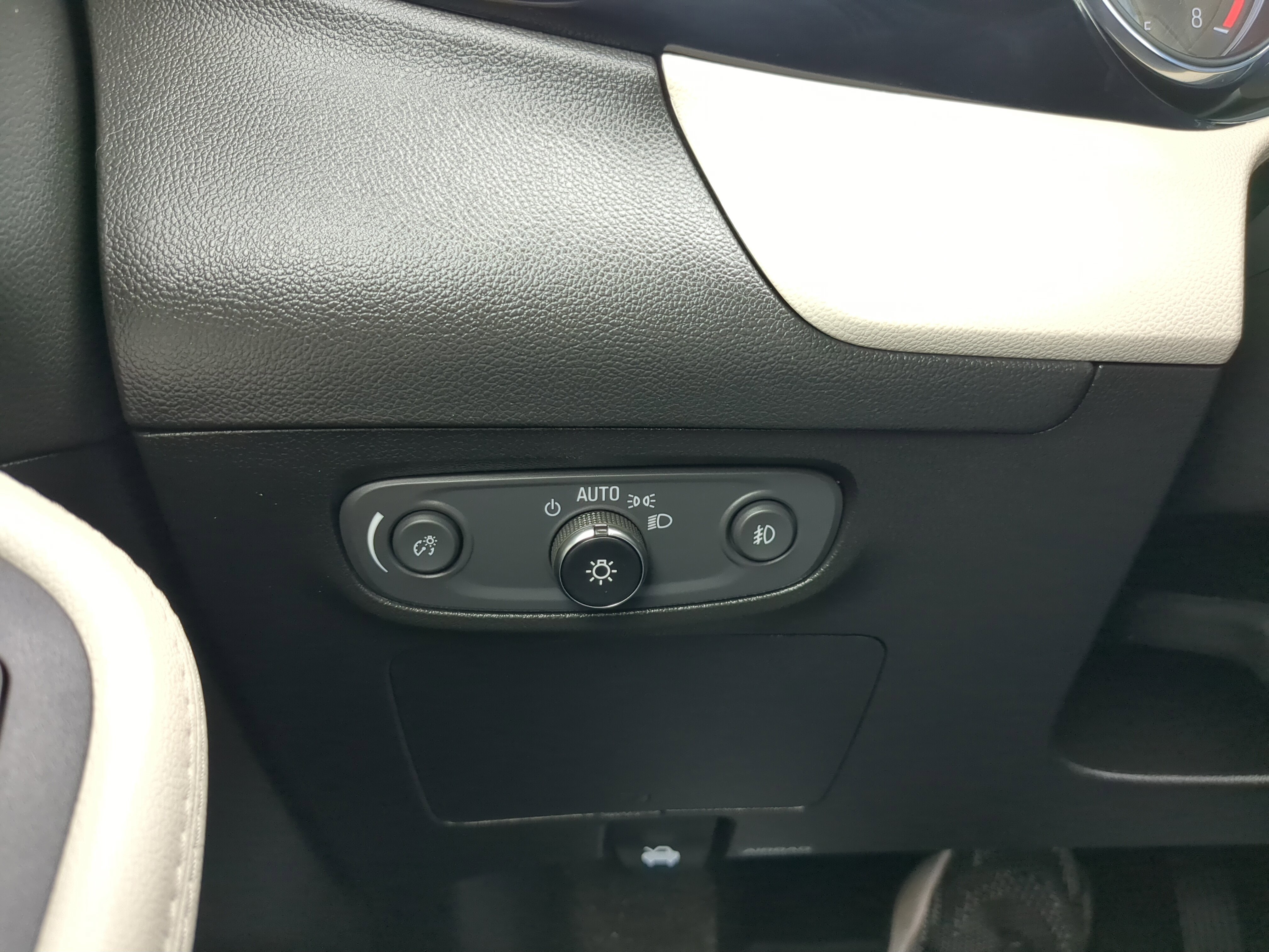 Certified 2021 Buick Encore GX Select w/ Experience Buick Package image 25