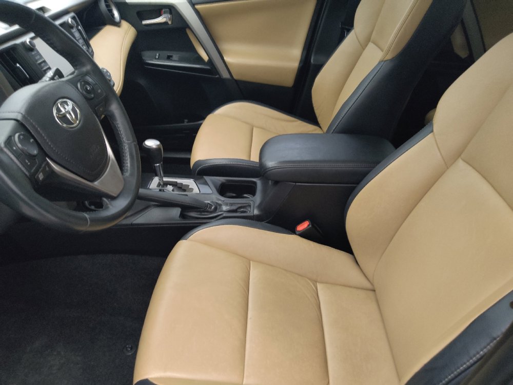 Used 2018 Toyota RAV4 Limited FWD image 17
