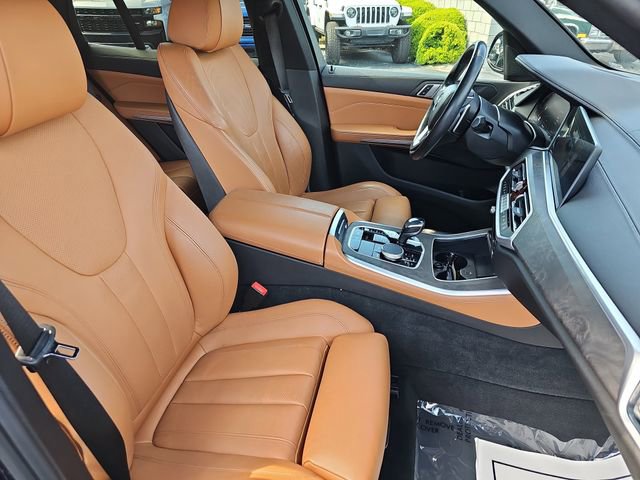 Used 2021 BMW X5 xDrive40i w/ Parking Assistance Package image 10