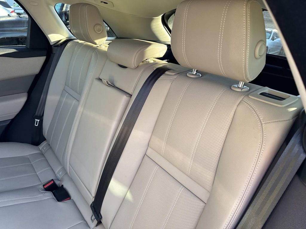 Used 2020 Land Rover Range Rover Velar S image 12