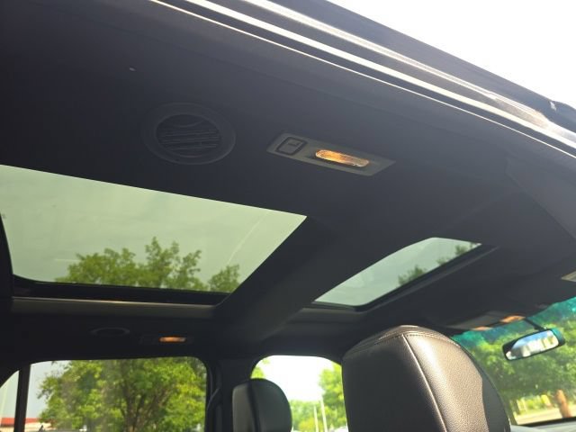 Used 2016 Ford Explorer XLT w/ Equipment Group 202A AWD/4WD image 19