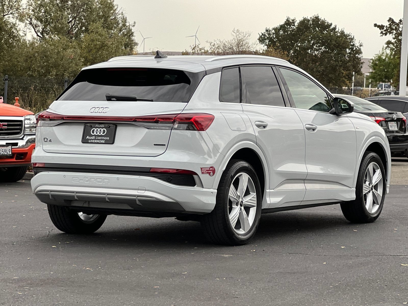 Used 2024 Audi Q4 e-tron Prestige AWD/4WD image 6