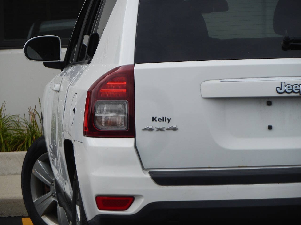 Used 2015 Jeep Compass Latitude AWD/4WD image 1