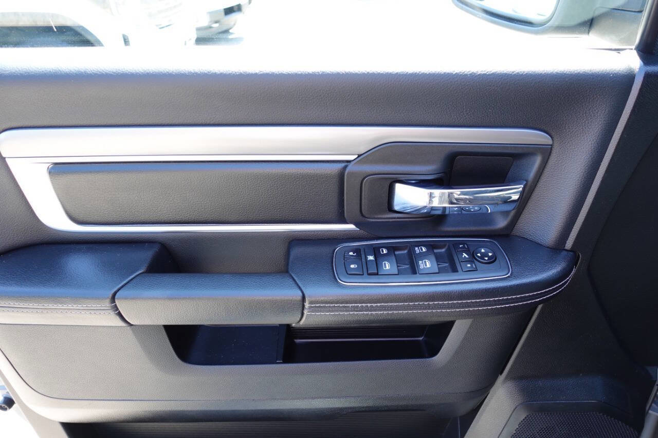 Used 2022 RAM 1500 Classic Warlock w/ Ceramic Grey Warlock Package image 12