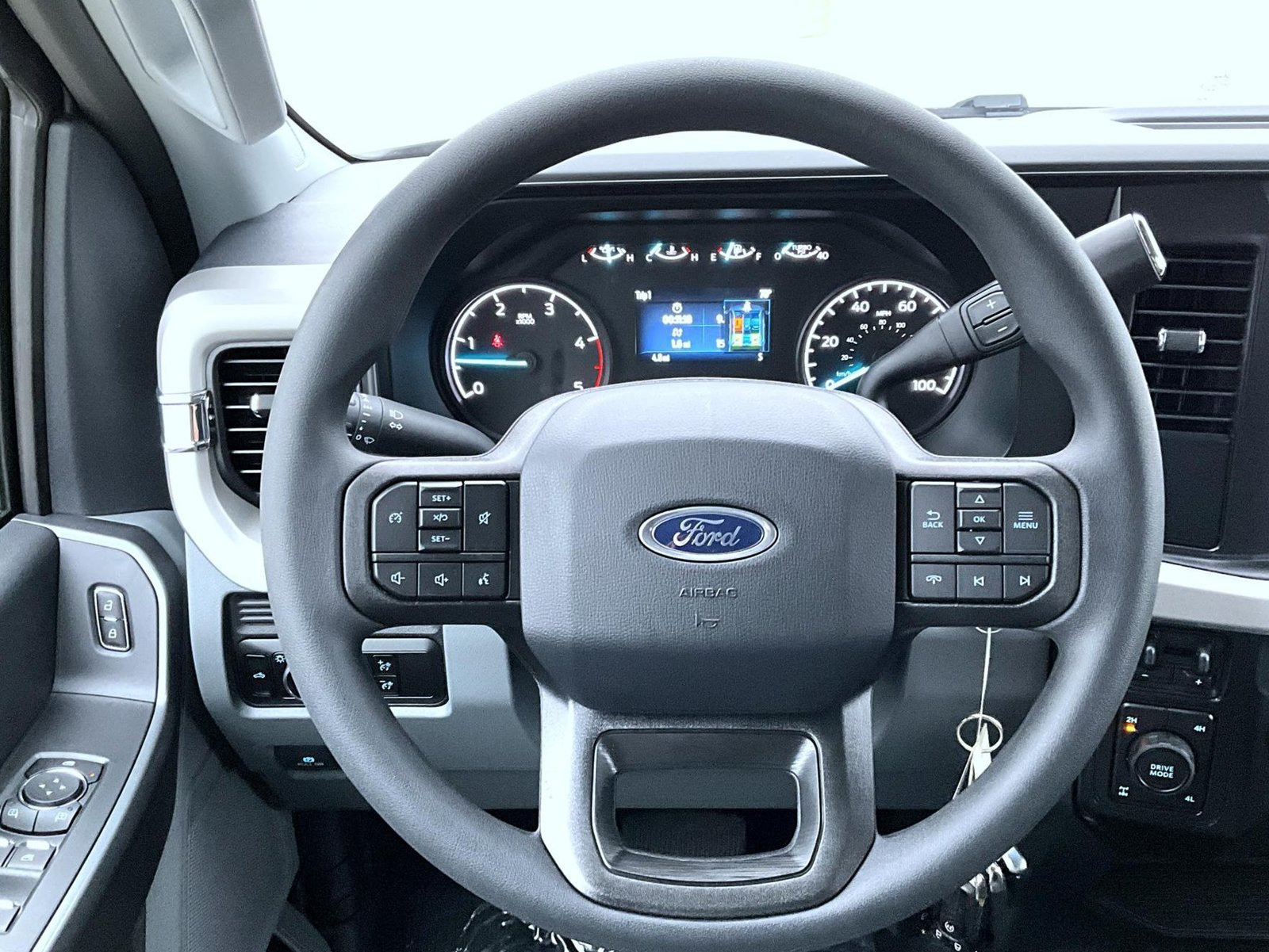 New 2026 Ford F250 XLT w/ FX4 Off-Road Package AWD/4WD image 10