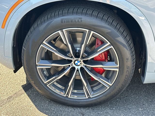 New 2026 BMW X5 xDrive40i w/ M Sport Package AWD/4WD image 7