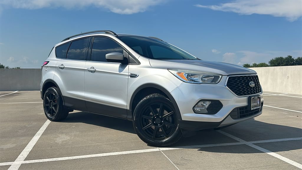 Used 2018 Ford Escape SE w/ SE Sync 3 Package FWD image 5