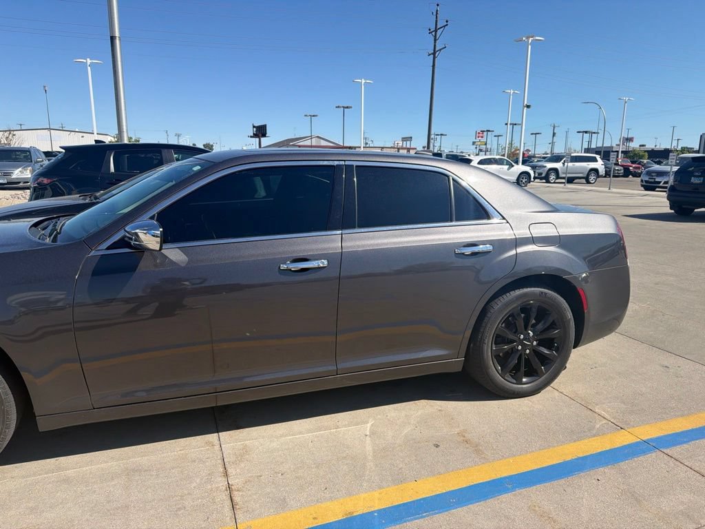 Used 2016 Chrysler 300 C AWD/4WD image 5