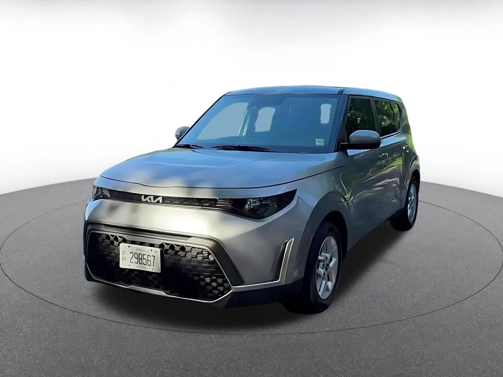 Used 2025 Kia Soul LX w/ LX Technology Package FWD image 7