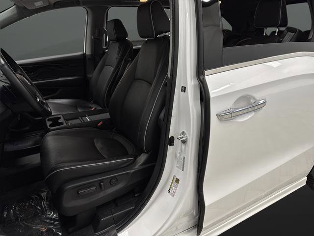 Used 2023 Honda Odyssey Elite image 4