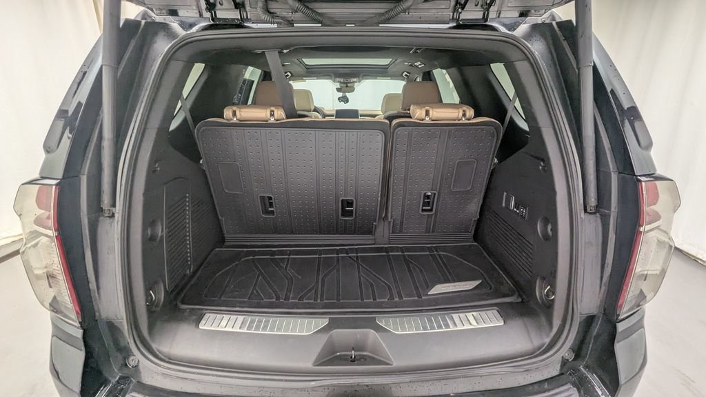 Used 2023 Chevrolet Tahoe Premier w/ Premium Package 2 AWD/4WD image 33