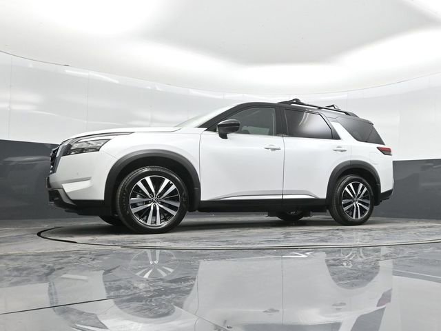 Used 2025 Nissan Pathfinder Platinum image 48