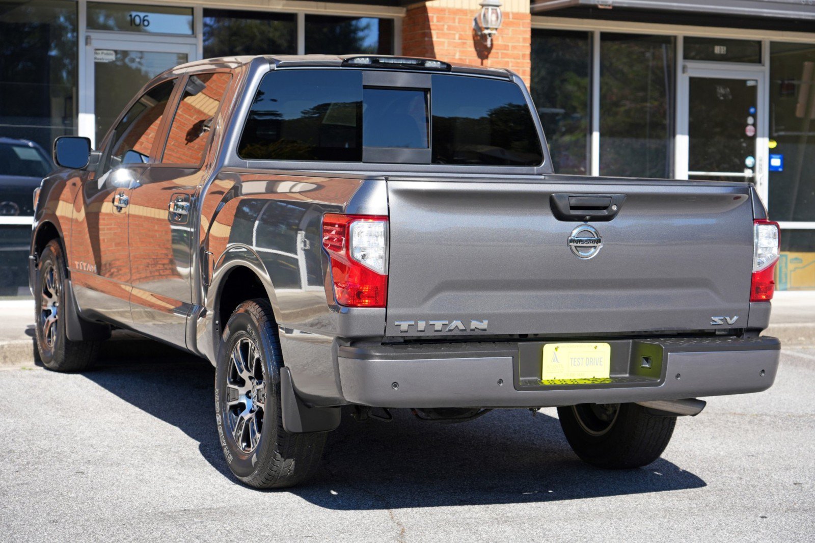 Used 2021 Nissan Titan SV RWD image 40