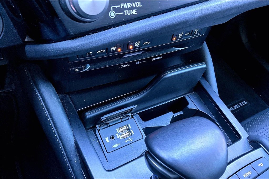 Used 2022 Lexus ES 300h w/ Premium Package image 33