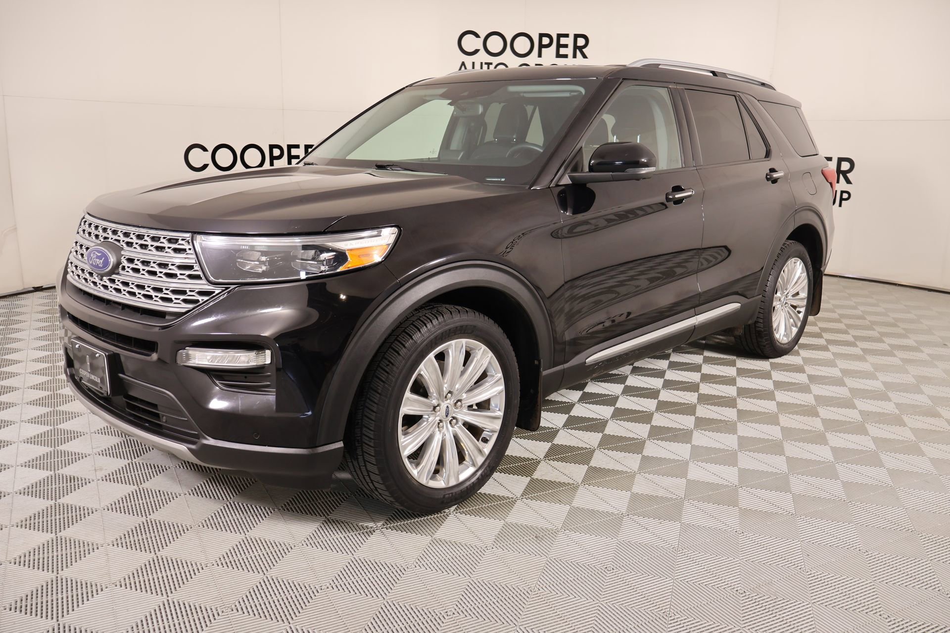 Used 2022 Ford Explorer Limited w/ Limited Technology Package image 11