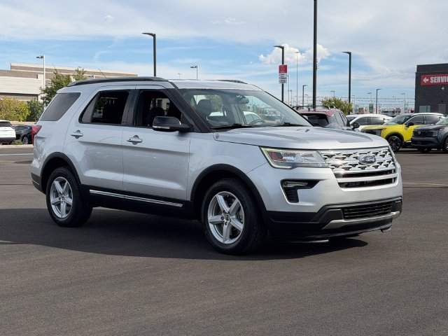 Used 2018 Ford Explorer XLT w/ Equipment Group 201A FWD image 10