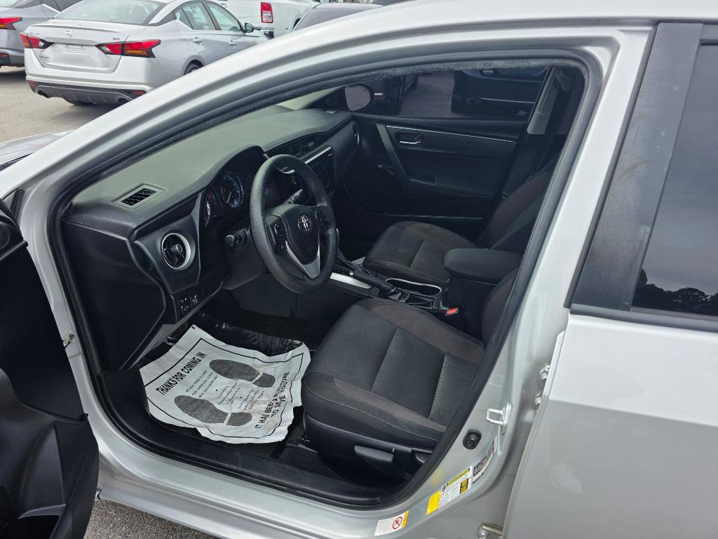 Used 2019 Toyota Corolla LE image 5