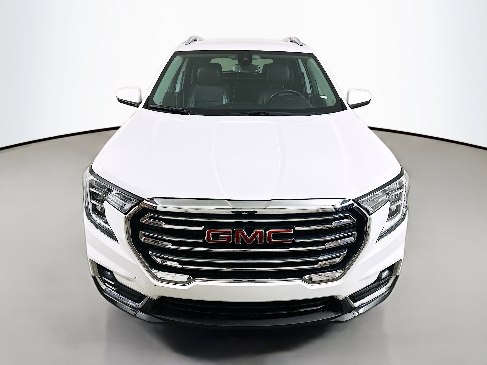 Used 2024 GMC Terrain SLT image 2