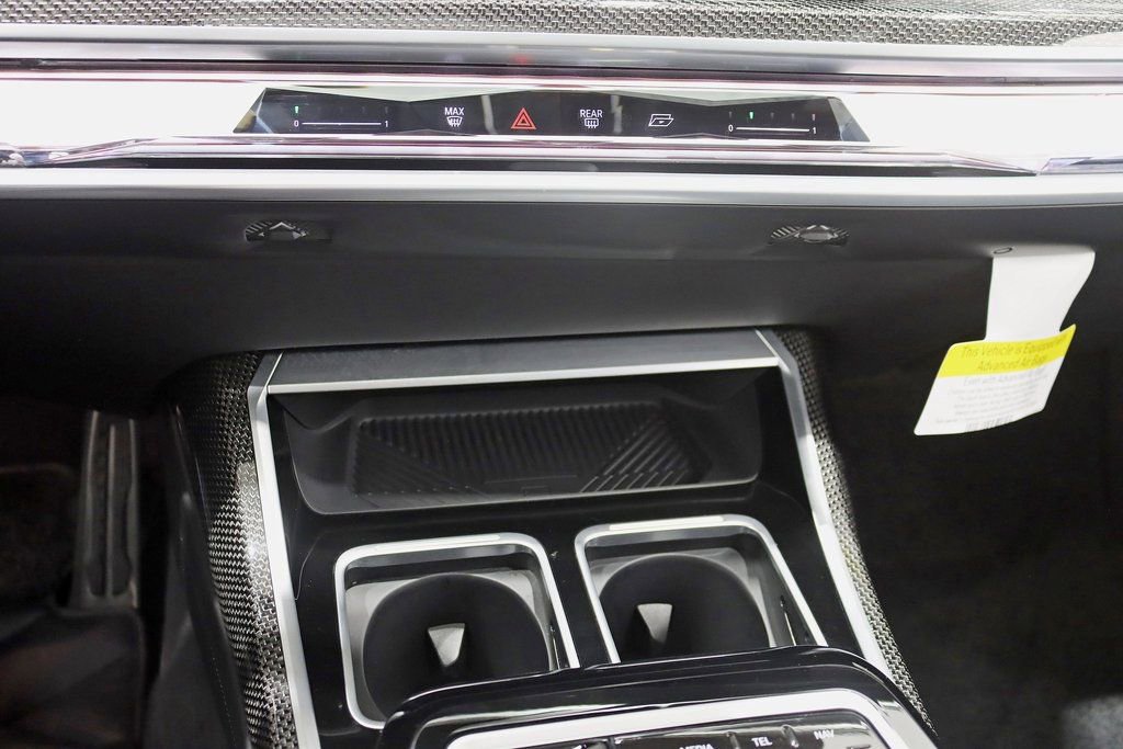 Used 2023 BMW 760i xDrive image 27