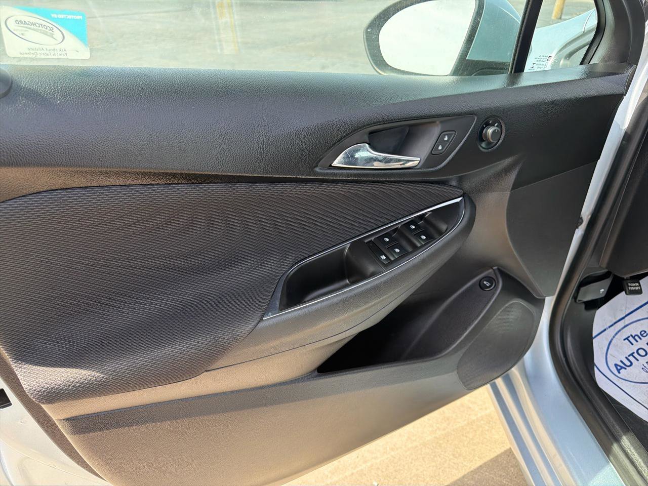 Used 2017 Chevrolet Cruze LS FWD image 19