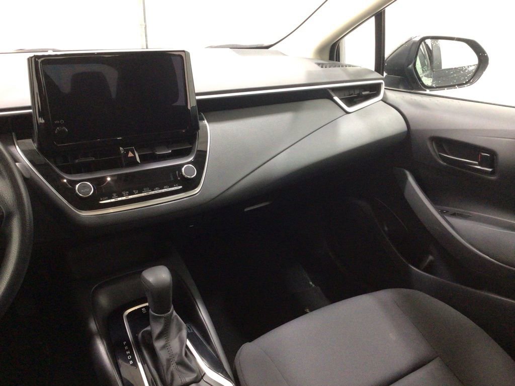 Used 2024 Toyota Corolla LE w/ LE Convenience Package image 27