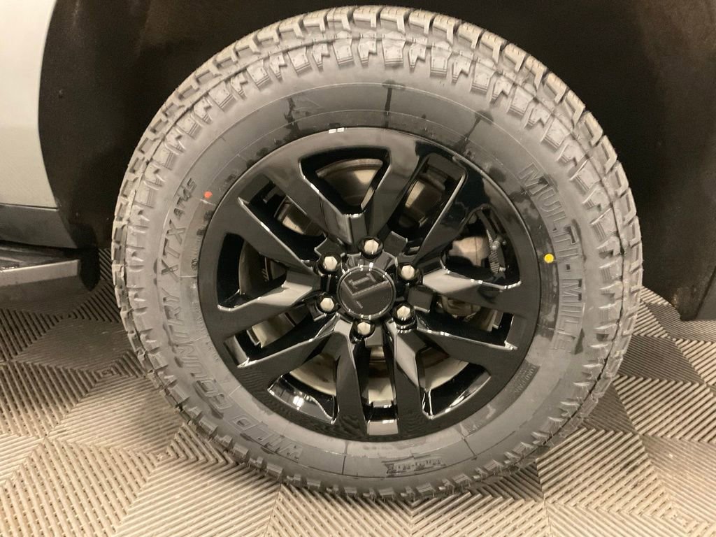 Used 2024 Chevrolet Suburban LT AWD/4WD image 29