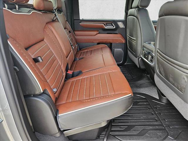 Used 2026 GMC Sierra 2500 Denali Ultimate w/ LPO, Black Badging Package AWD/4WD image 20