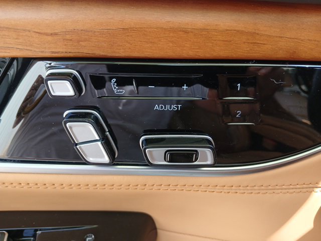 Used 2024 Jeep Grand Wagoneer Series III w/ Rear Seat Video Group 1 AWD/4WD image 68