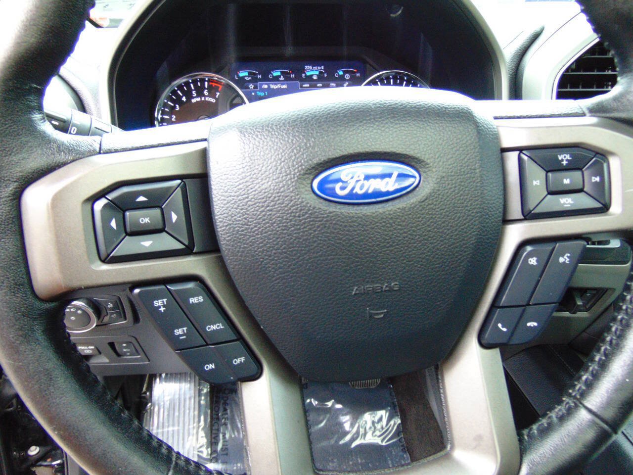 Used 2019 Ford Expedition Max XLT w/ Equipment Group 202A AWD/4WD image 25
